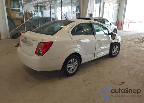2014 Chevrolet Sonic Lt Auto z USA, uszkodzony, nr VIN 1G1JC5SHXE4244310